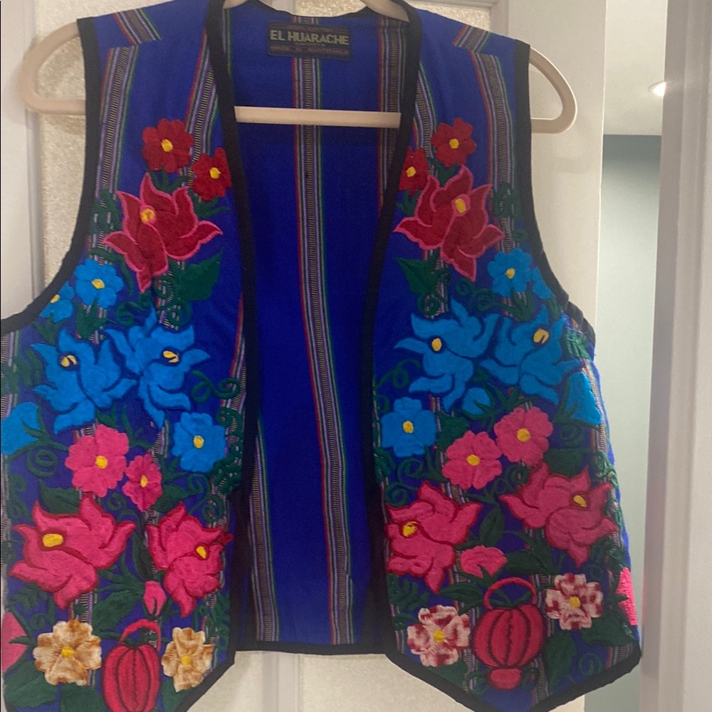 Women's size M Floral Embroidered Vest - colorful and fabulous